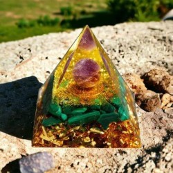 Pyramide en orgonite